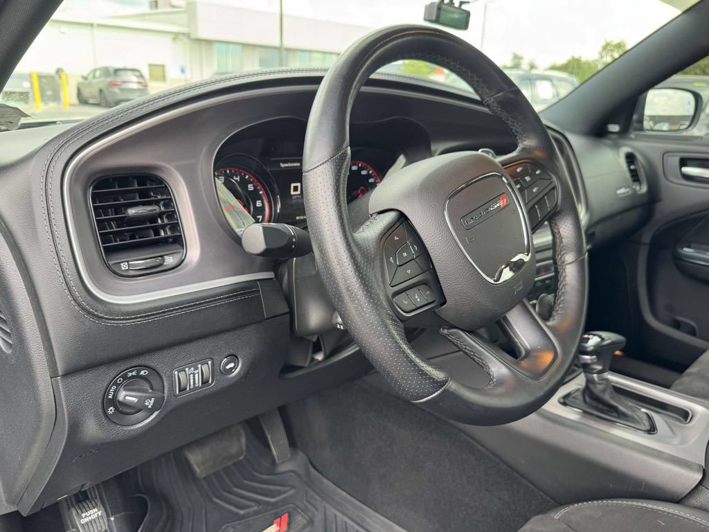 Used 2022 Dodge Charger R/T w/ Plus Group RWD image 2