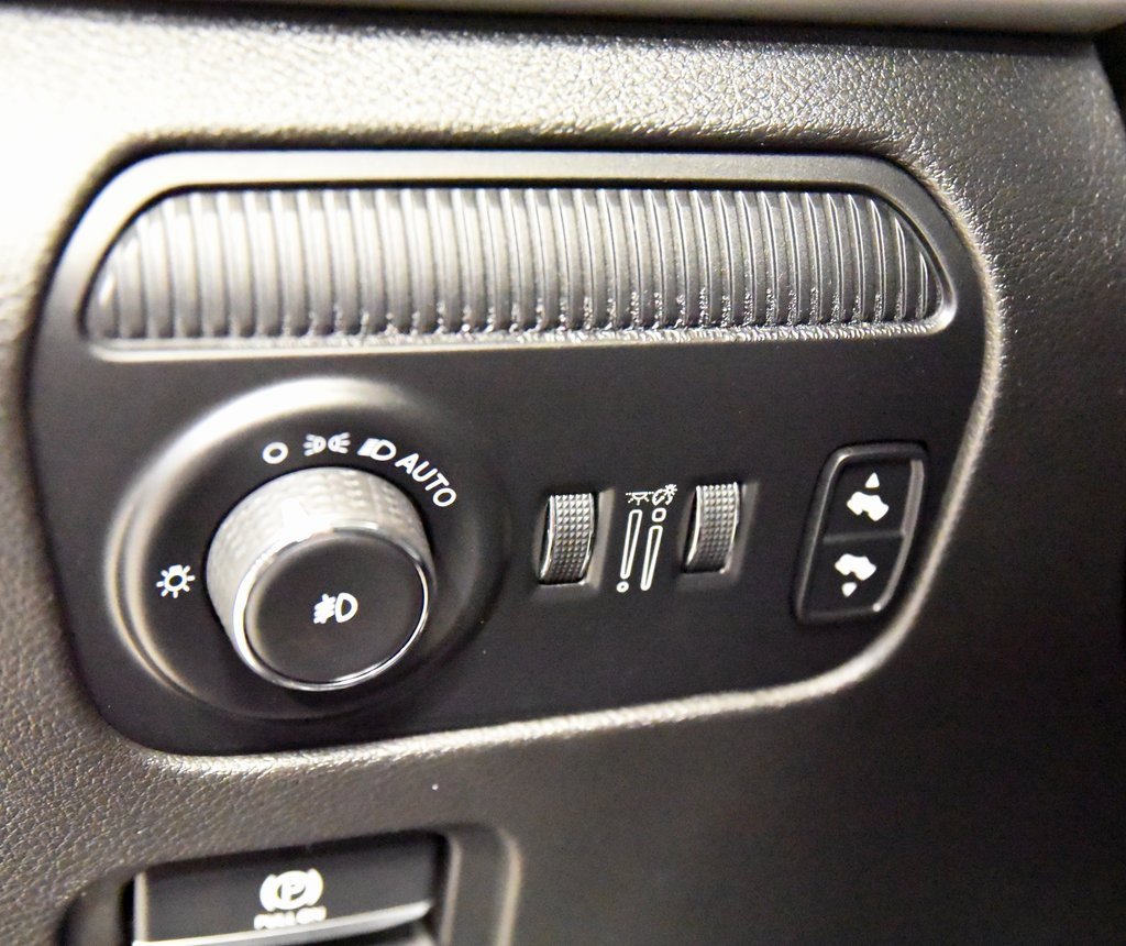 Used 2022 Jeep Wagoneer Series II w/ Rear Seat Video Group 1 image 18