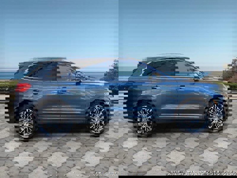 Used 2018 Lincoln MKX Reserve image 11