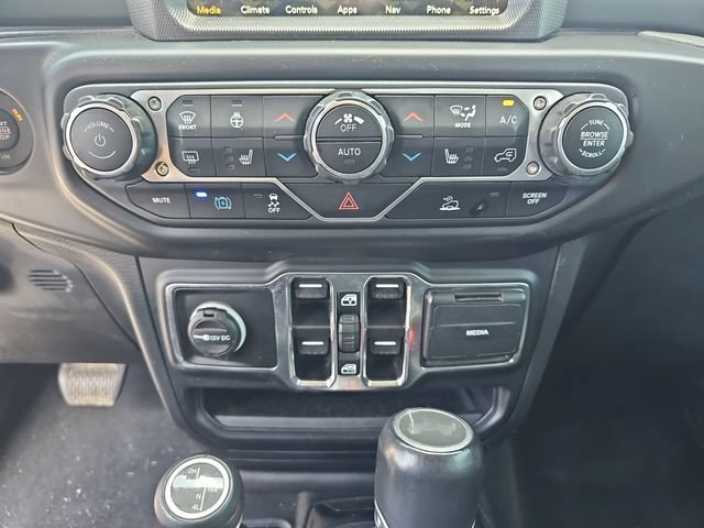 Used 2023 Jeep Wrangler Unlimited Sahara w/ Cold Weather Group AWD/4WD image 24
