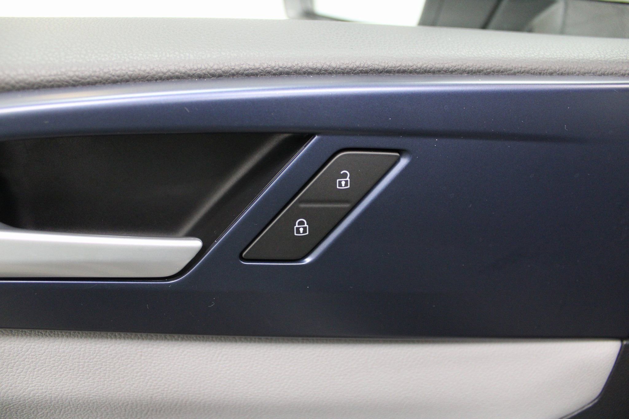 Used 2022 Volkswagen Taos SE image 15