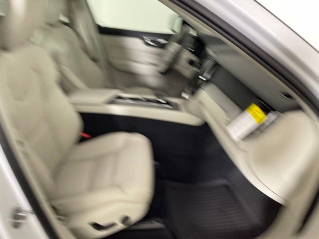 Certified 2024 Volvo XC60 T8 Plus w/ Protection Package AWD/4WD image 39