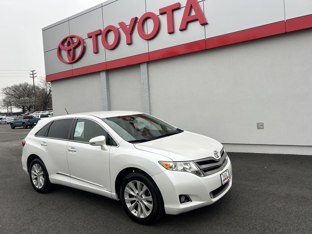 Used 2015 Toyota Venza XLE image 1