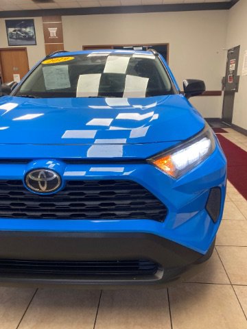 Used 2019 Toyota RAV4 LE image 9