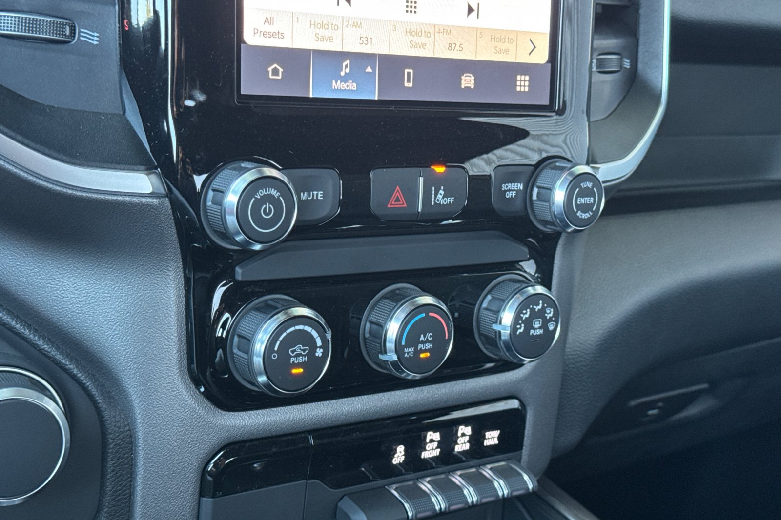 New 2026 RAM 1500 Big Horn AWD/4WD image 18
