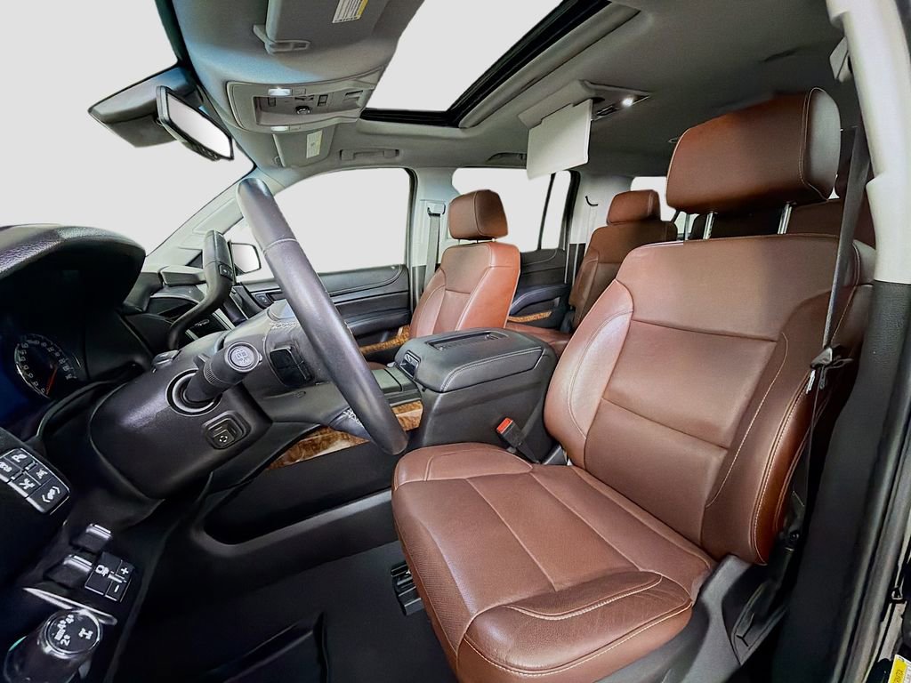 Used 2019 Chevrolet Suburban Premier w/ Premier Plus Edition AWD/4WD image 13