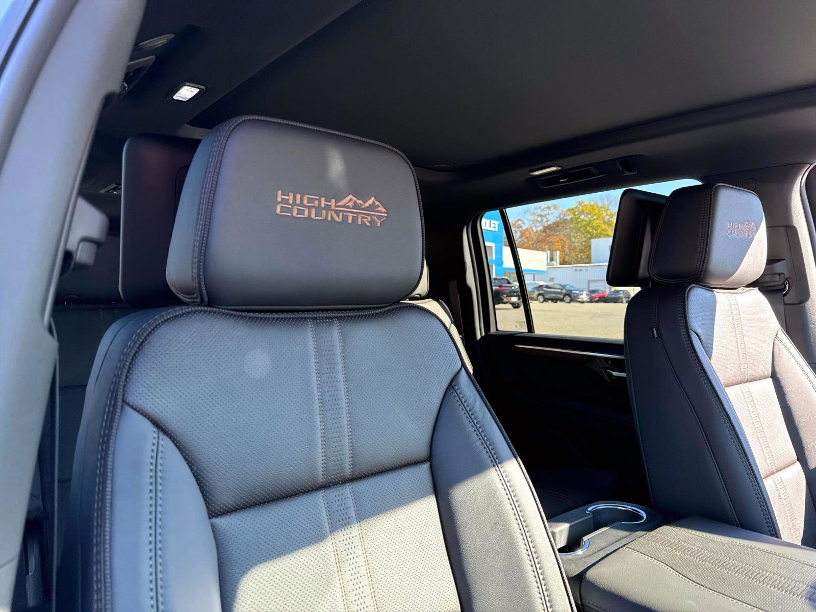New 2026 Chevrolet Suburban High Country image 8