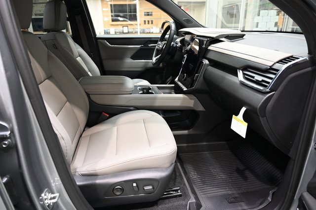 New 2026 GMC Acadia Elevation w/ Elevation Premium Package image 10