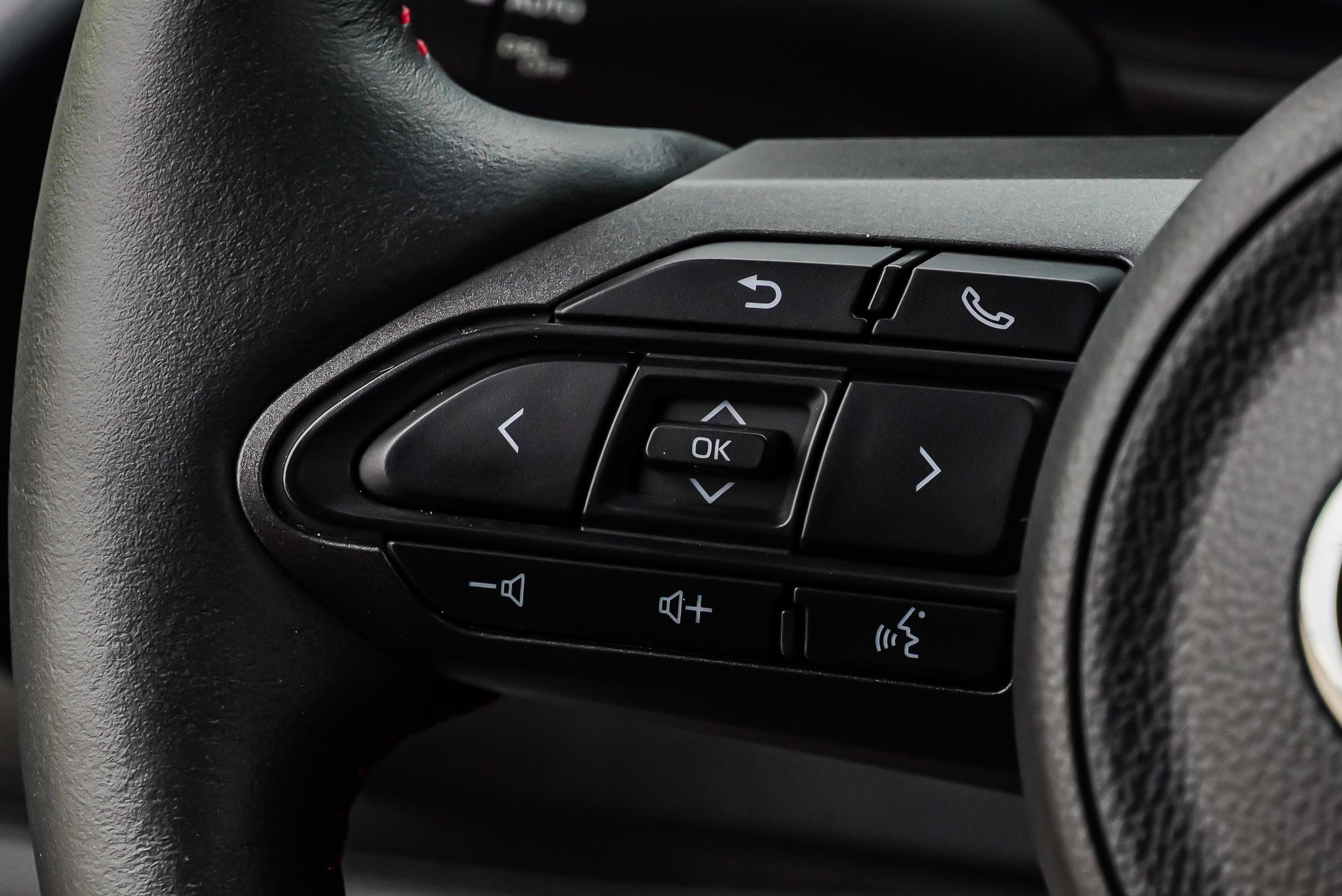 Certified 2025 Toyota Corolla Premium image 31