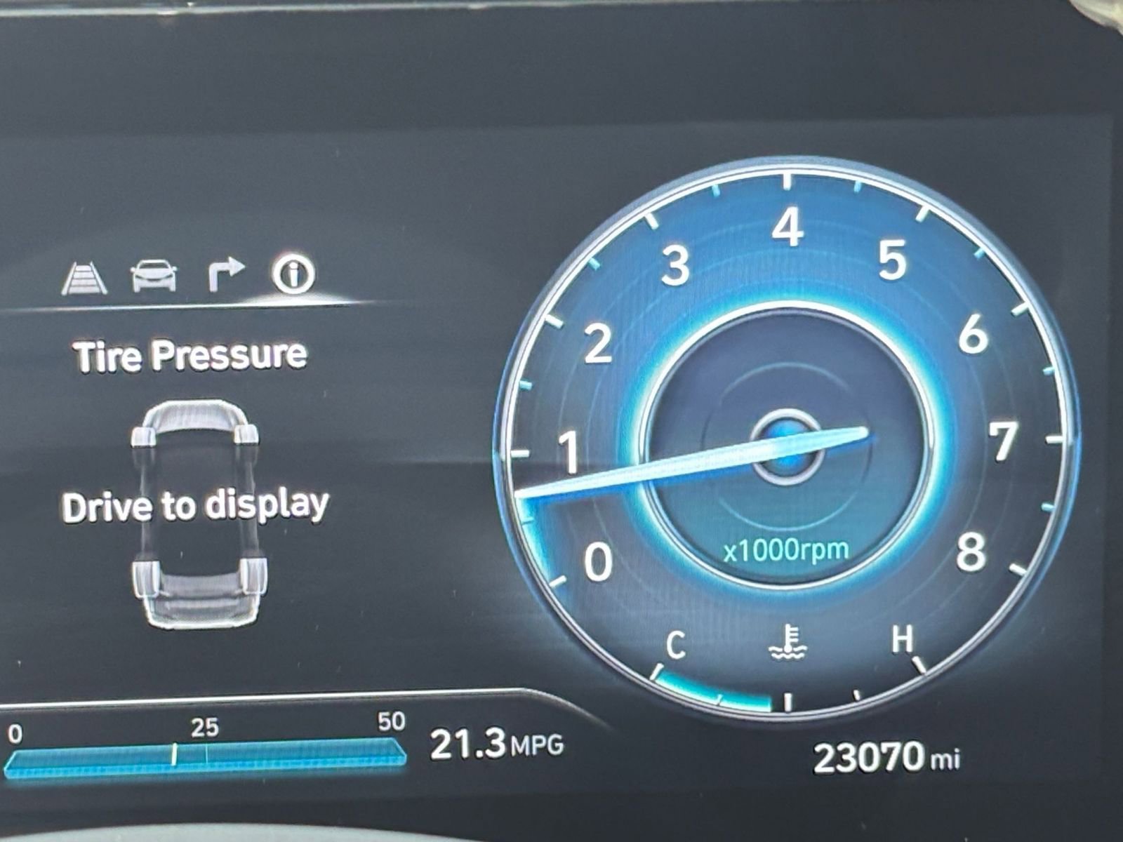 Used 2025 Hyundai Elantra SEL FWD image 42