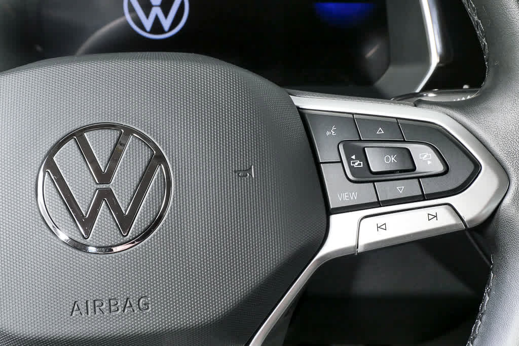 Used 2023 Volkswagen Jetta SE image 13