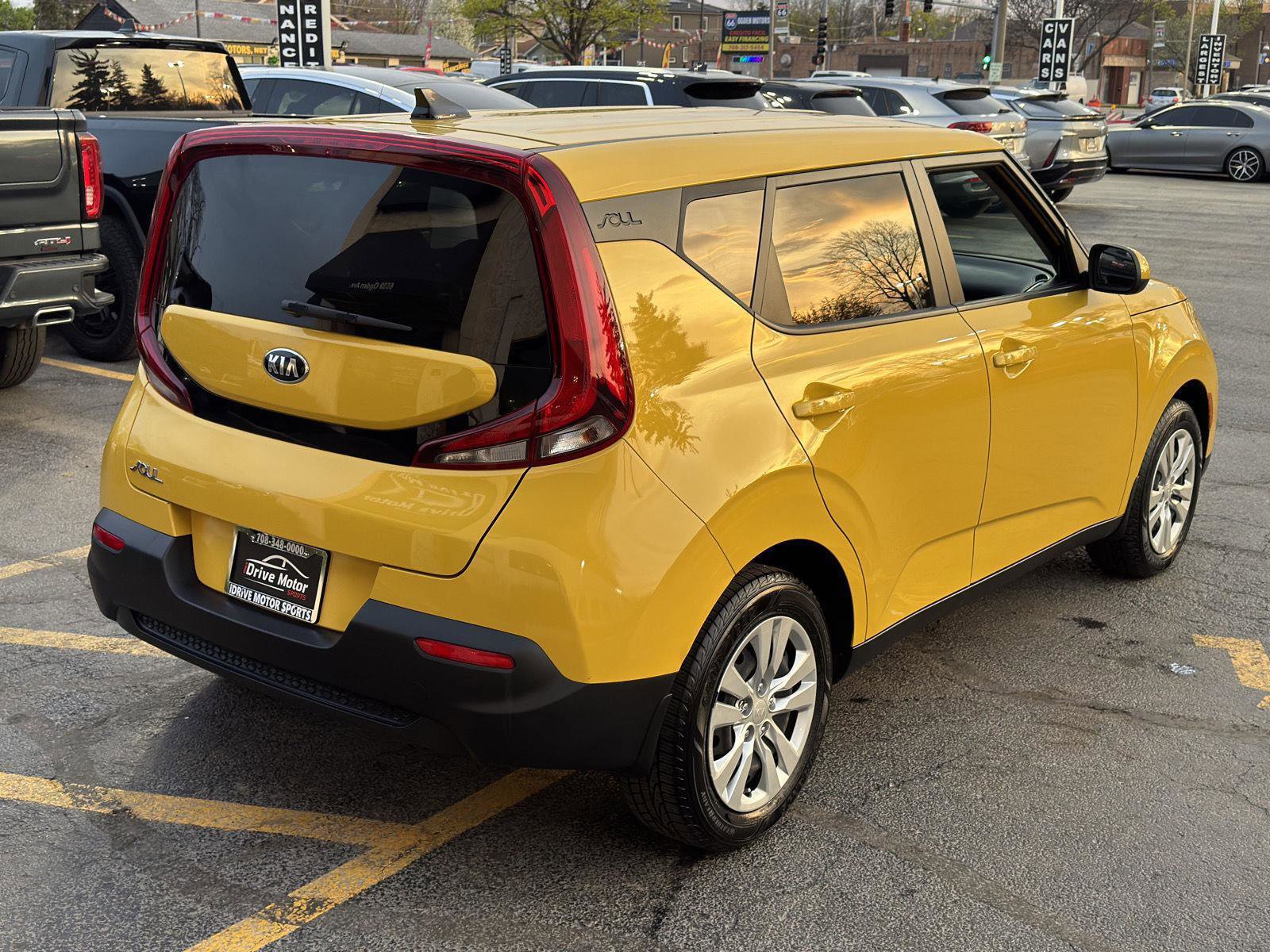 Used 2020 Kia Soul LX FWD image 11