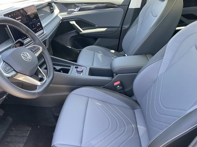 New 2026 Volkswagen Tiguan SE FWD image 22