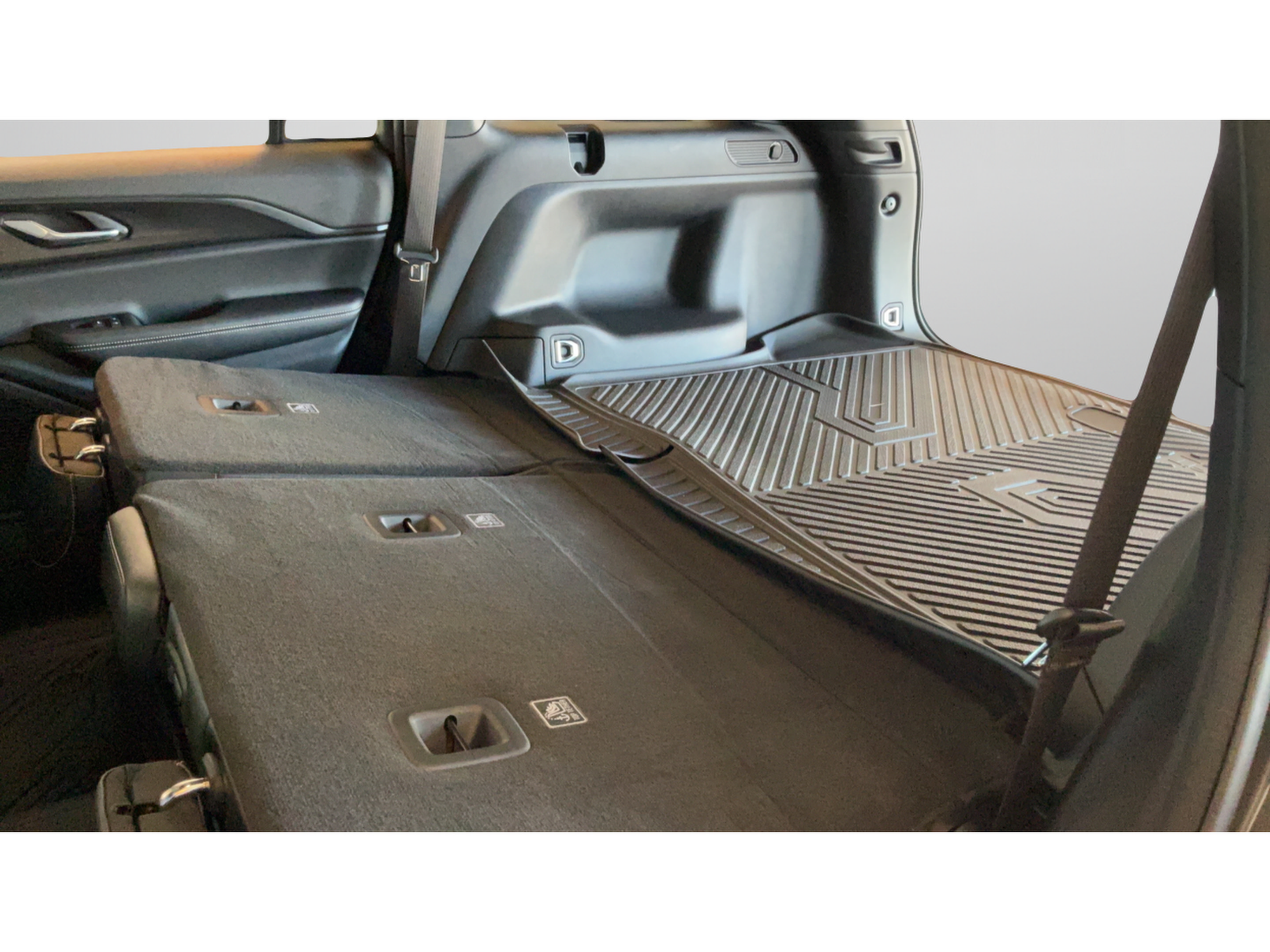 Used 2025 Jeep Grand Cherokee Altitude RWD image 32
