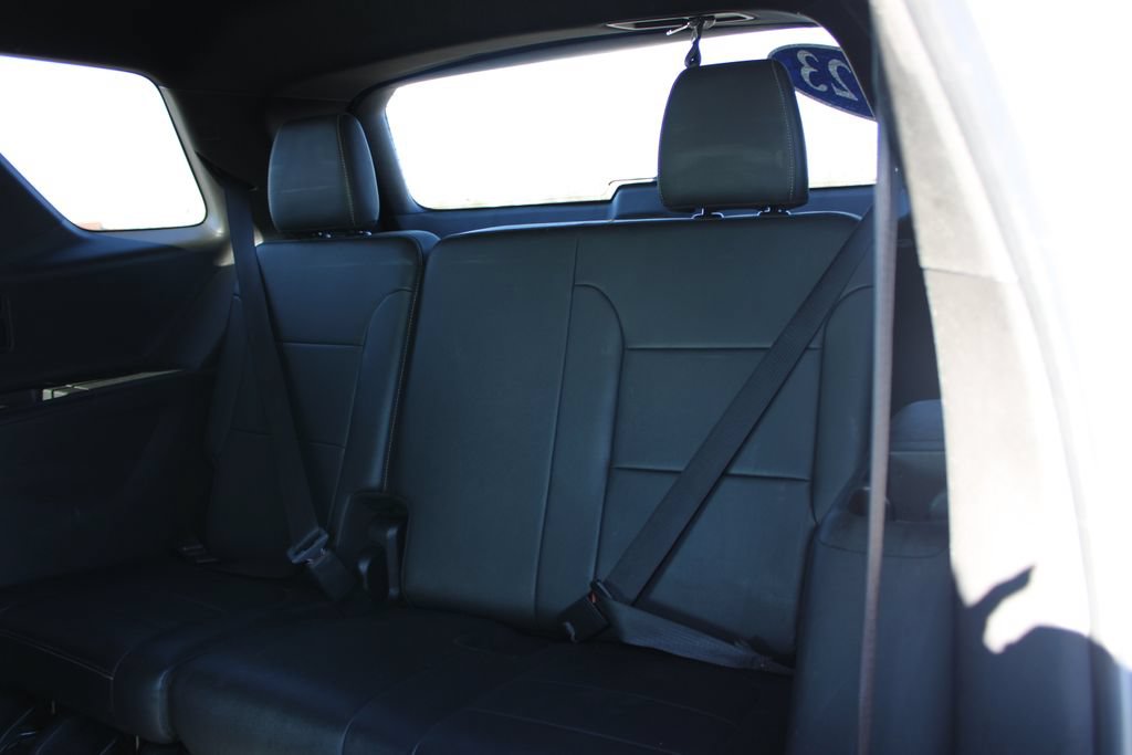 Used 2023 Chevrolet Traverse LT FWD image 28