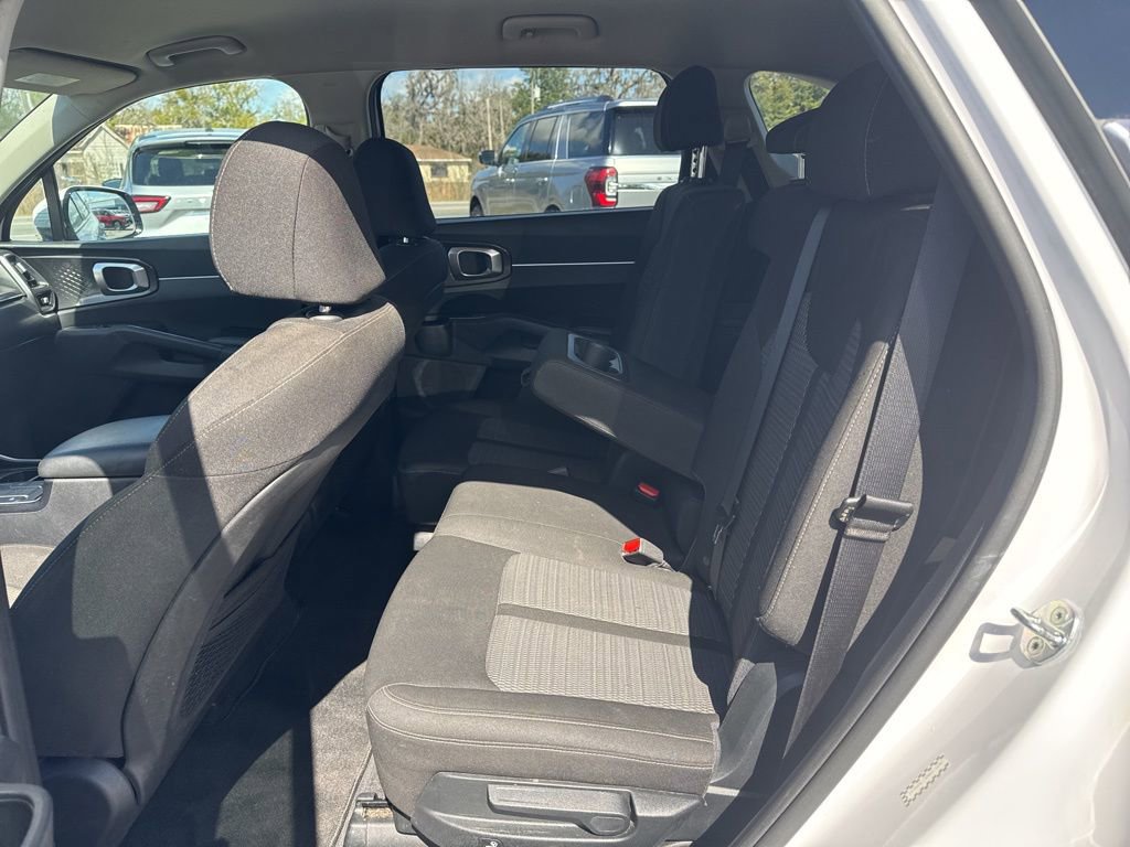 Used 2021 Kia Sorento LX image 7