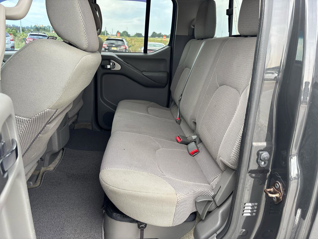 Used 2015 Nissan Frontier SV w/ SV Value Truck Package RWD image 21