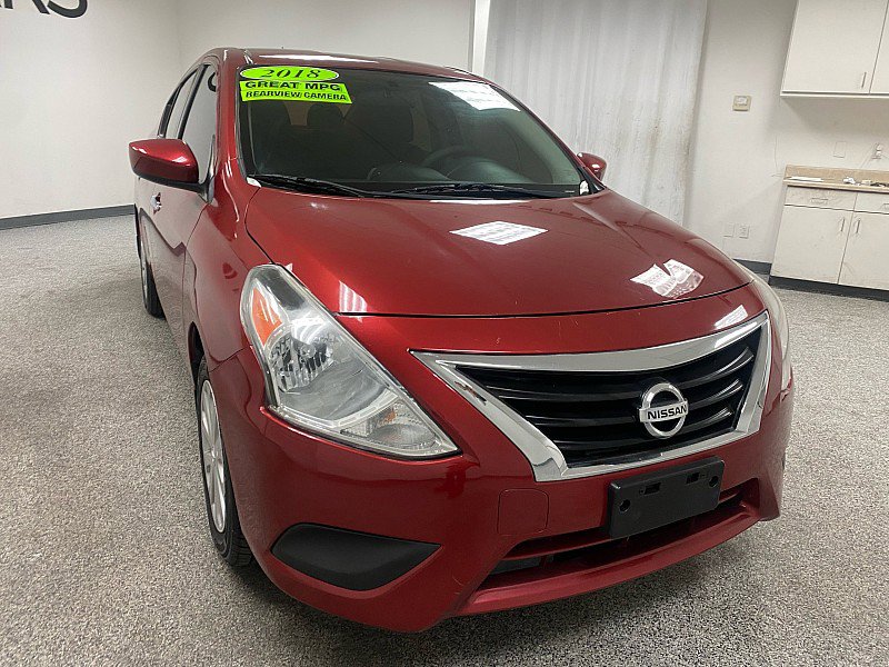 Used 2018 Nissan Versa SV image 3