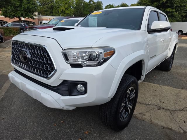 Used 2019 Toyota Tacoma TRD Sport AWD/4WD image 2