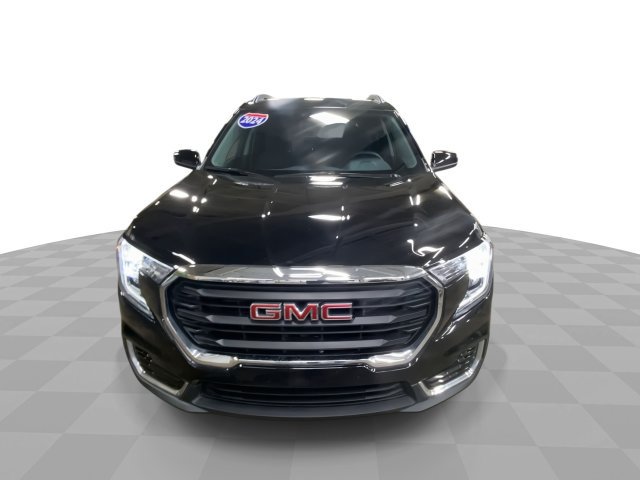 Used 2024 GMC Terrain SLE w/ Driver Convenience Package FWD image 5