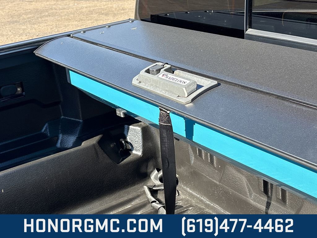 Used 2025 GMC Canyon AT4 image 10