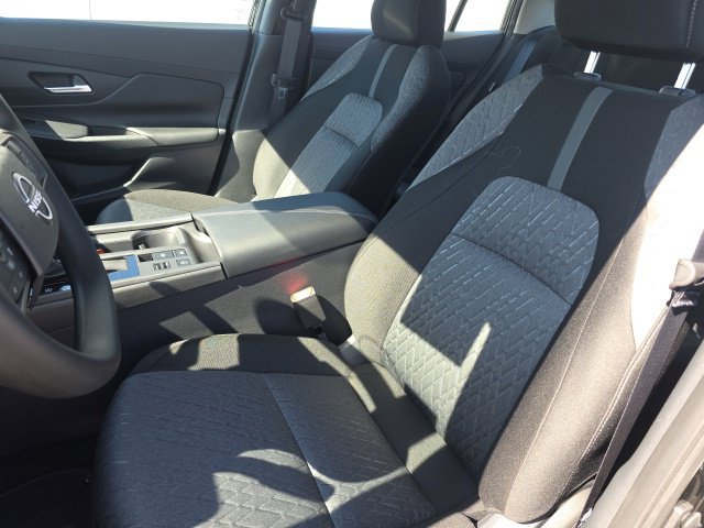 Used 2027 Nissan Sentra SV w/ Floor Mat Package FWD image 3