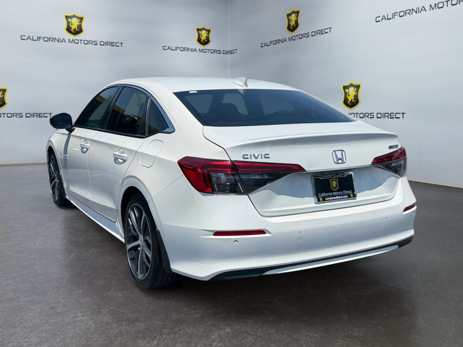 Used 2023 Honda Civic Touring image 3