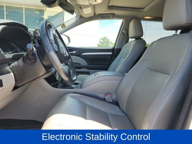 Used 2018 Toyota Highlander XLE FWD image 13