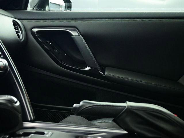 Used 2012 Nissan GT-R Premium image 58