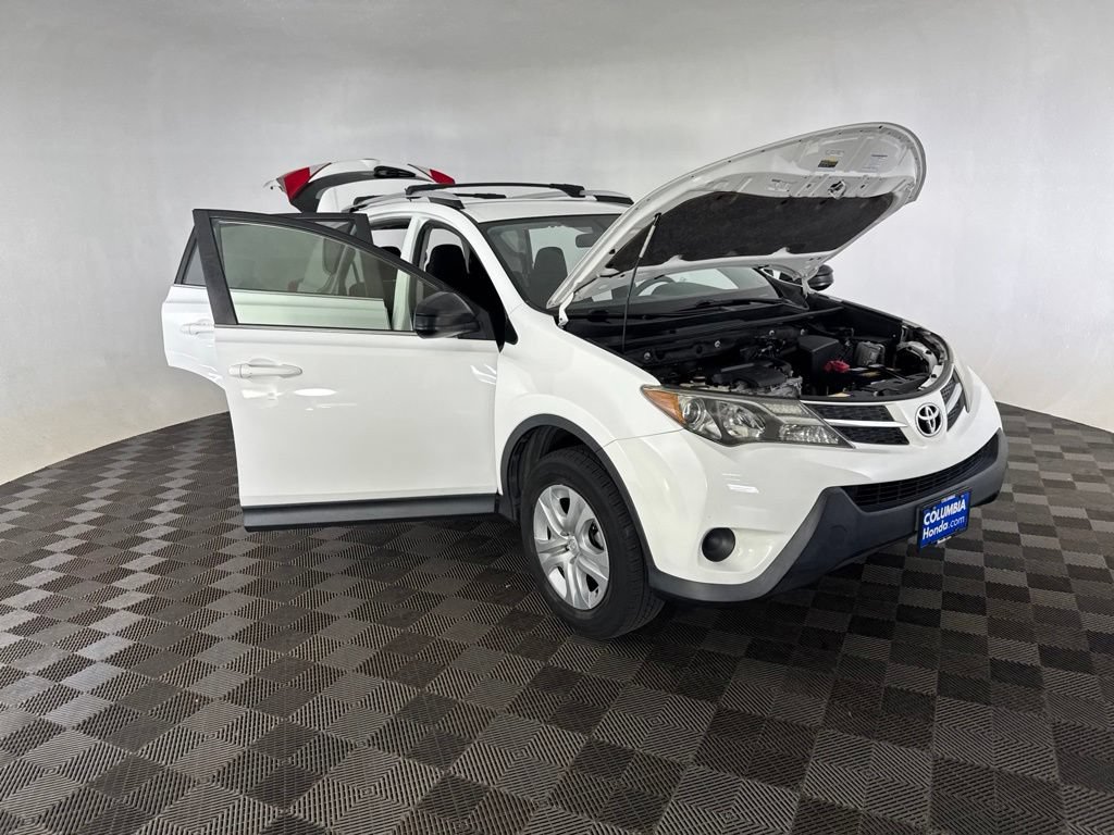 Used 2015 Toyota RAV4 LE AWD/4WD image 13