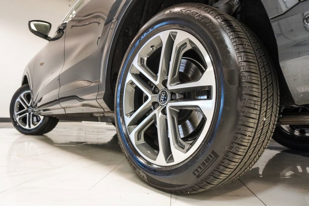 Used 2025 Audi Q5 Premium Plus w/ Premium Plus image 40