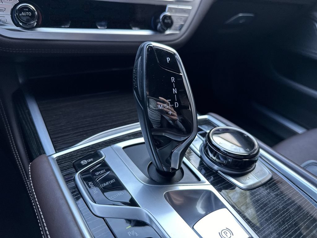 Used 2016 BMW 750i xDrive AWD/4WD image 41