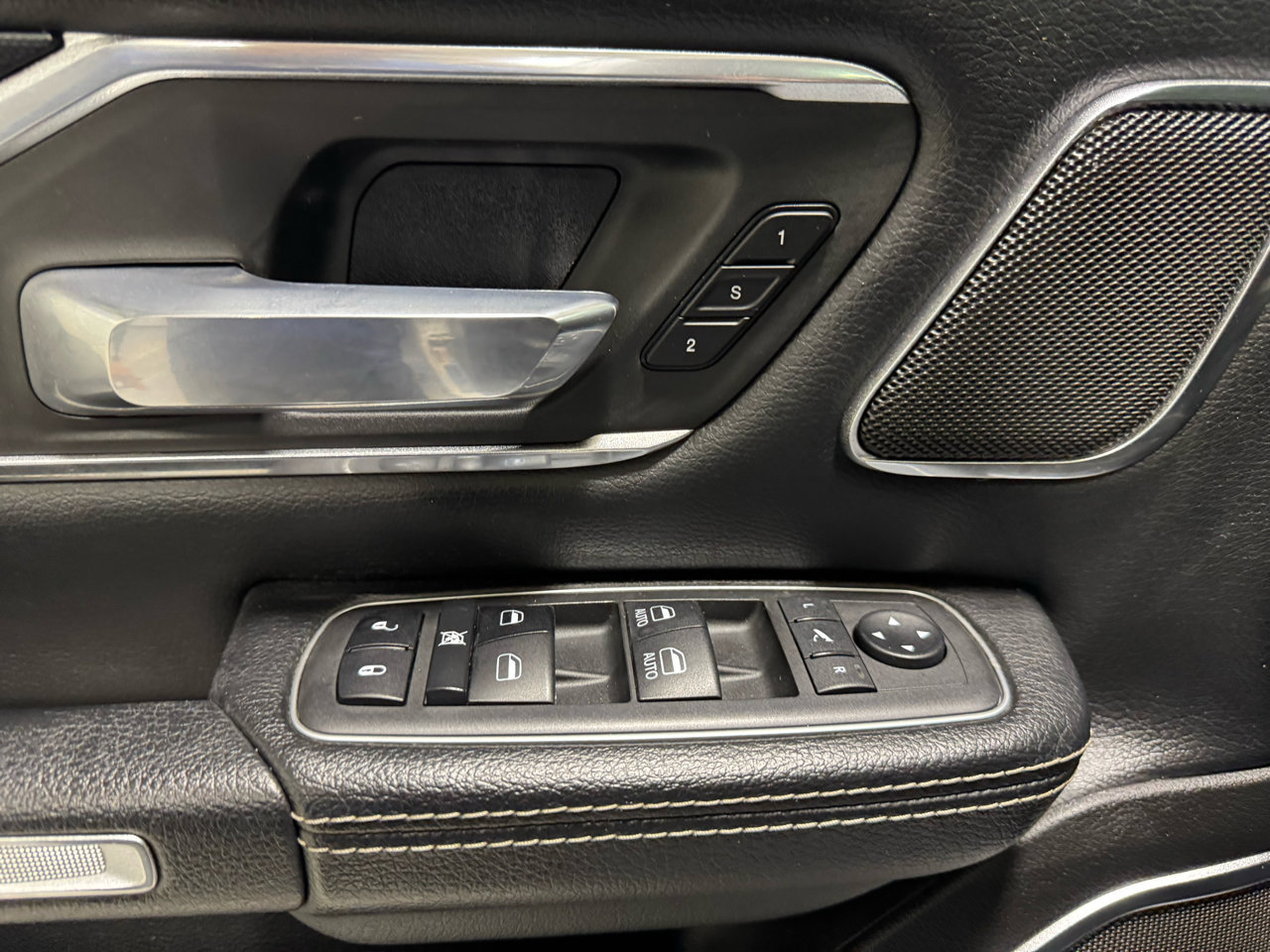 Used 2019 RAM 1500 Laramie image 26
