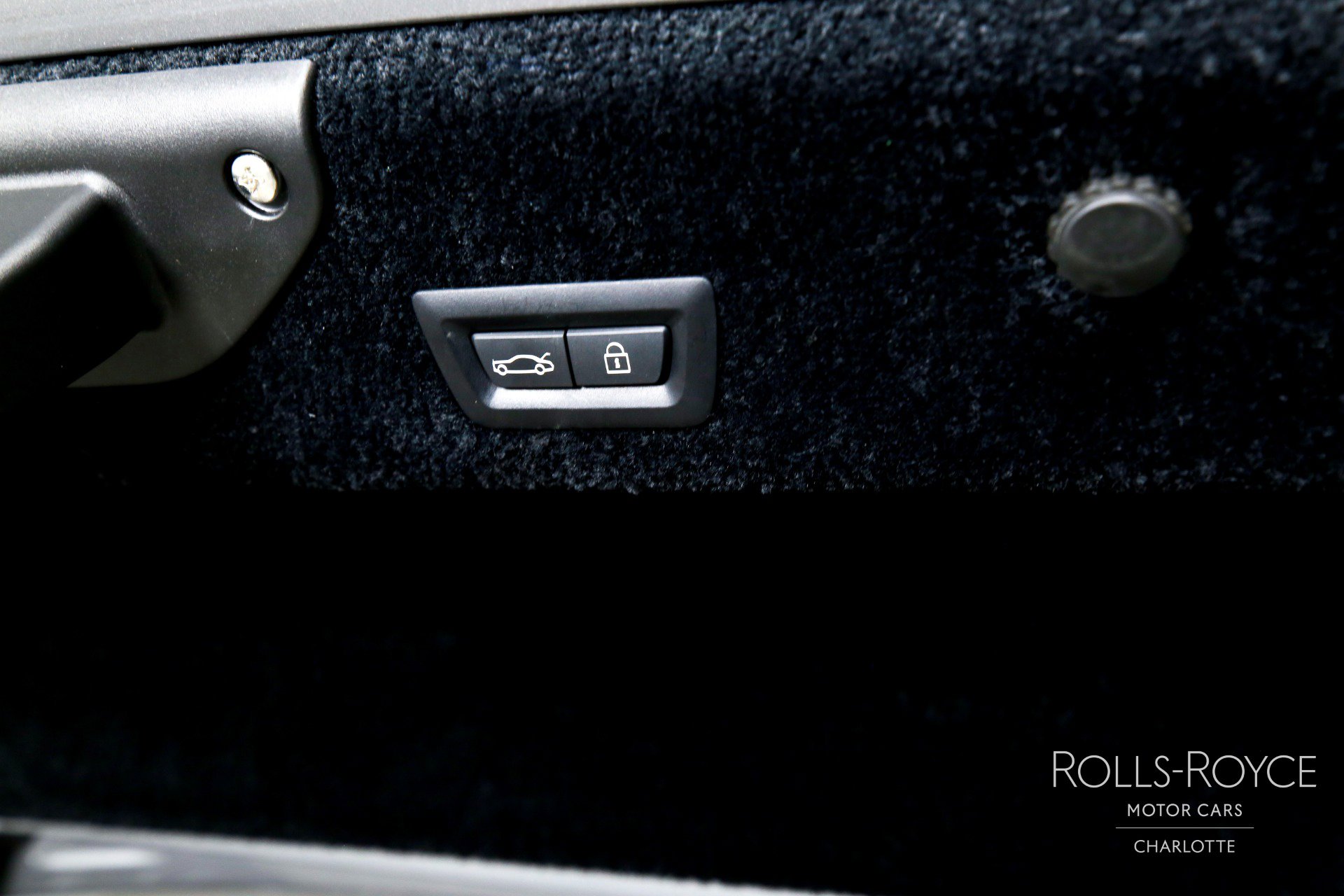 Used 2019 Rolls-Royce Dawn image 21