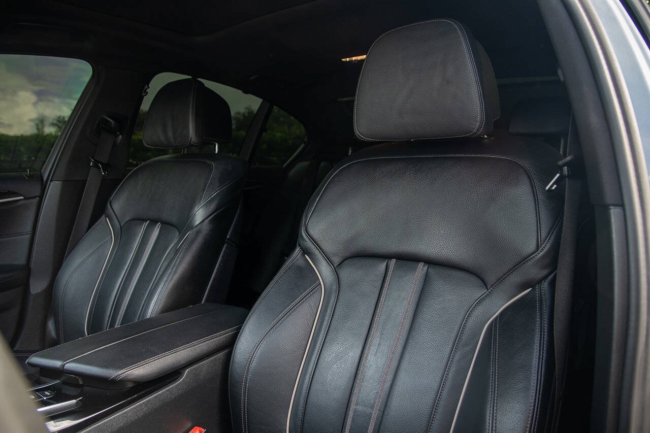 Used 2019 BMW 540i xDrive w/ M Sport Package AWD/4WD image 18
