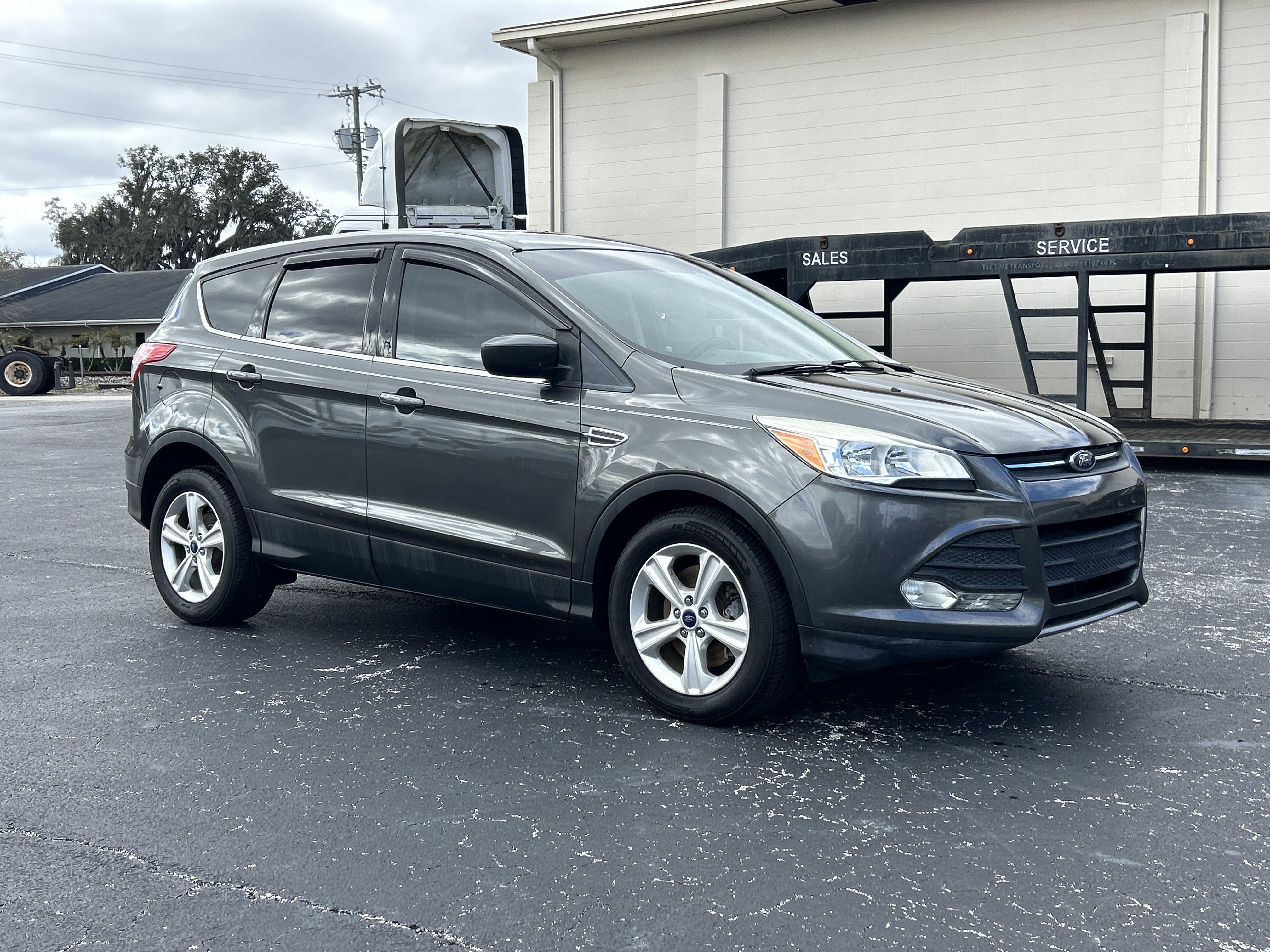 Used 2016 Ford Escape SE image 1
