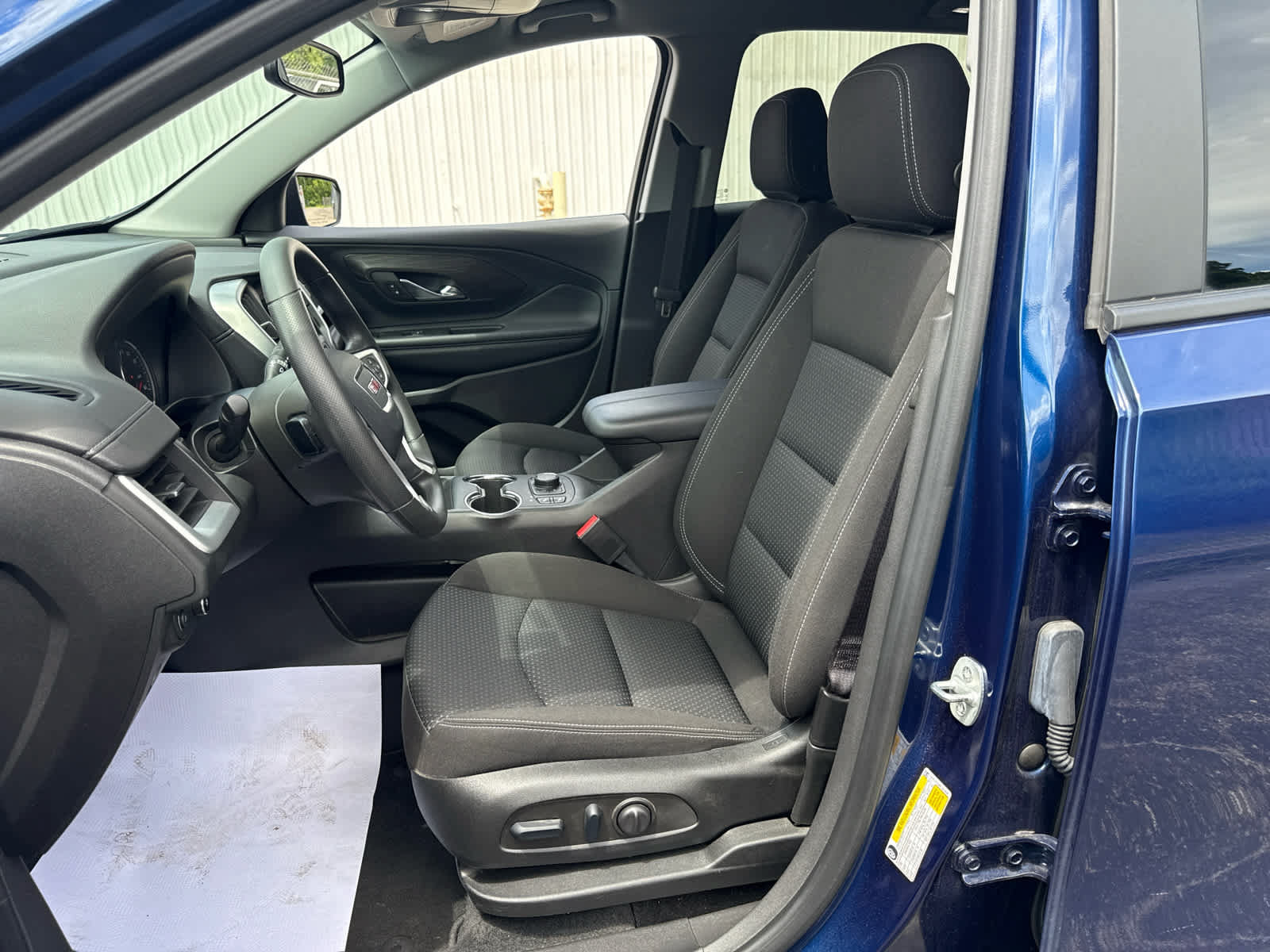 Used 2023 GMC Terrain SLE w/ Driver Convenience Package AWD/4WD image 13