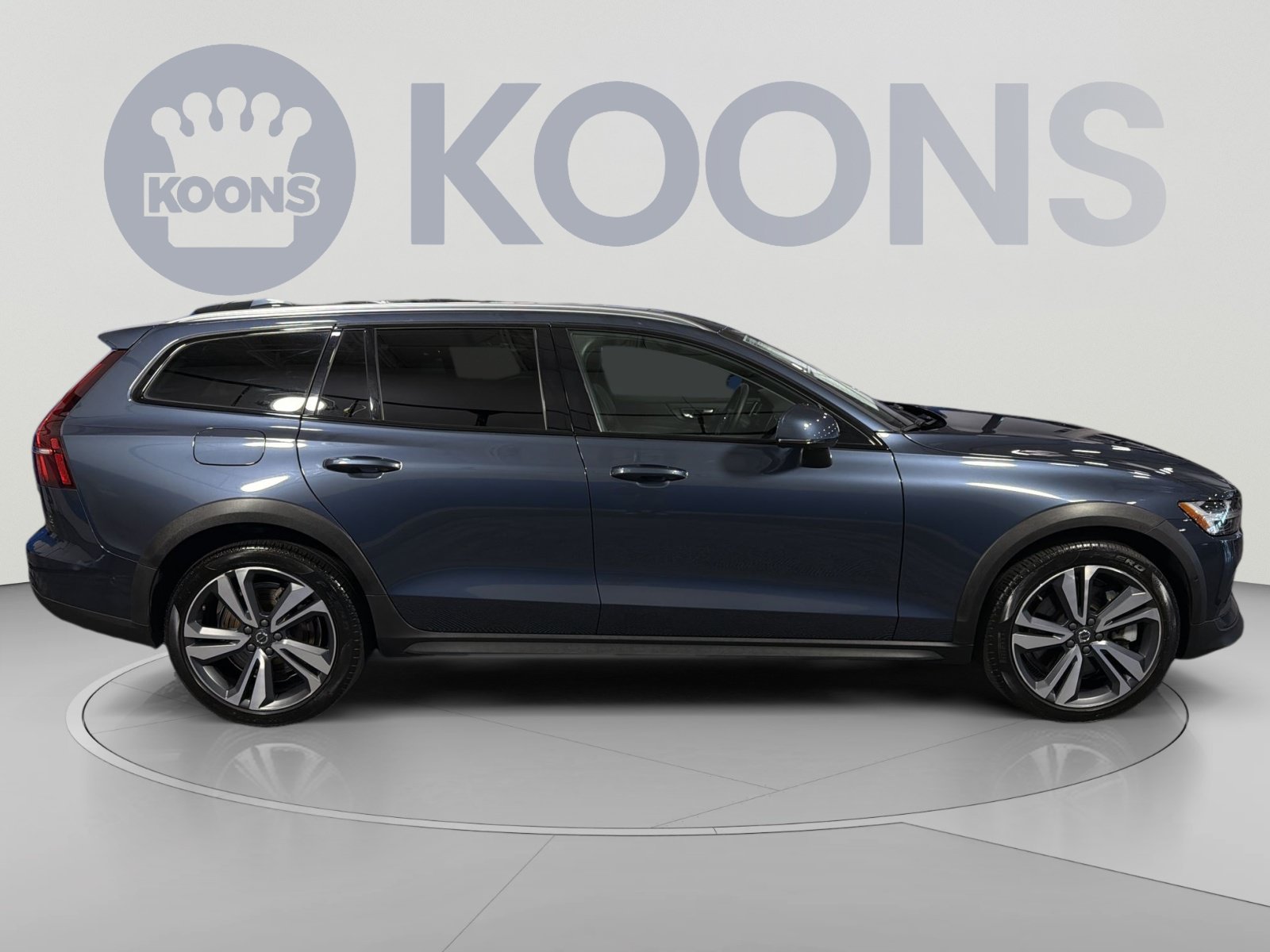 Used 2025 Volvo V60 B5 Cross Country Plus AWD/4WD image 8