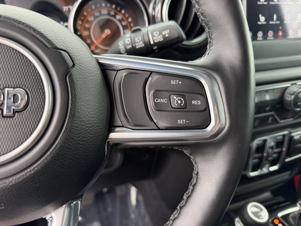 Used 2021 Jeep Wrangler Unlimited Sahara AWD/4WD image 19