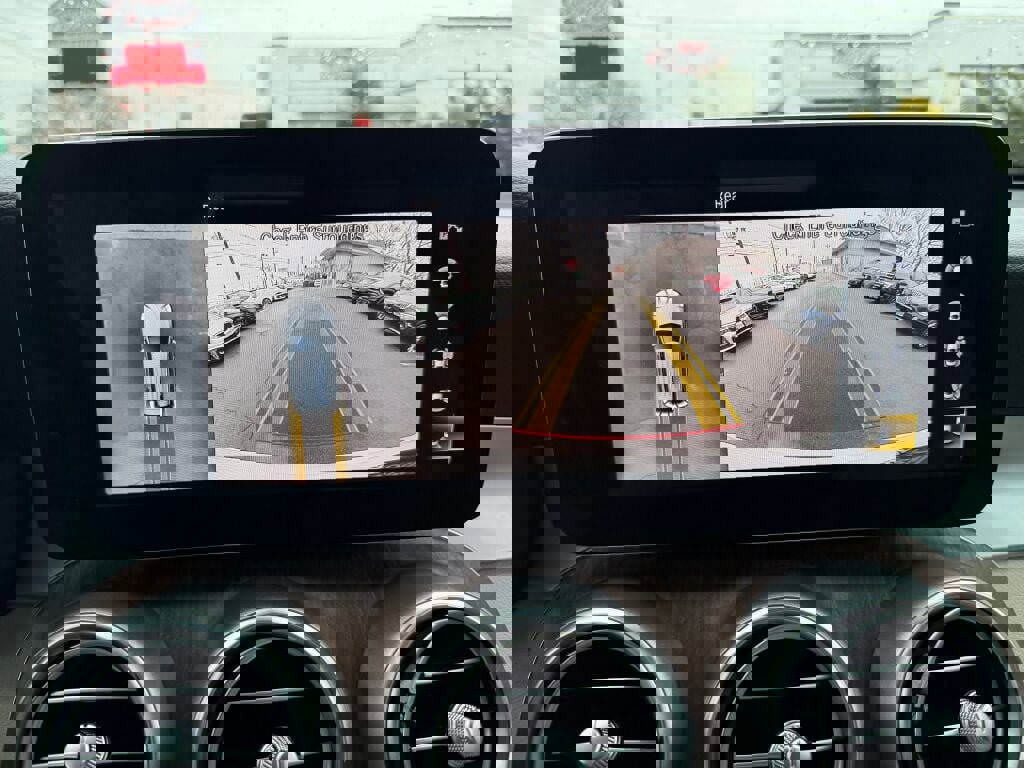 Used 2021 Mercedes-Benz GLC 300 4MATIC image 19