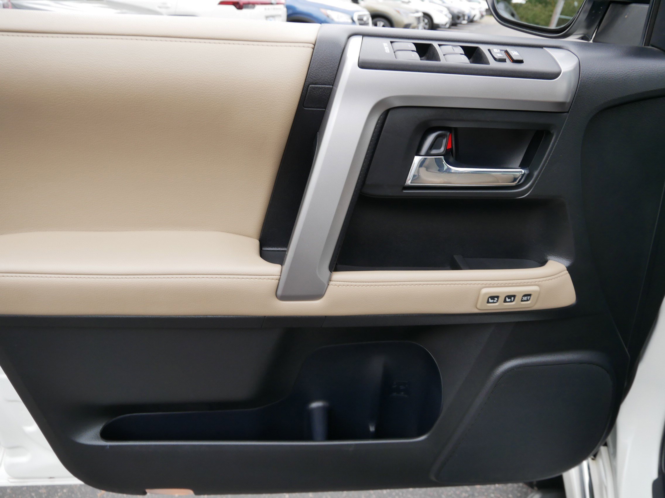 Used 2018 Toyota 4Runner Limited AWD/4WD image 31