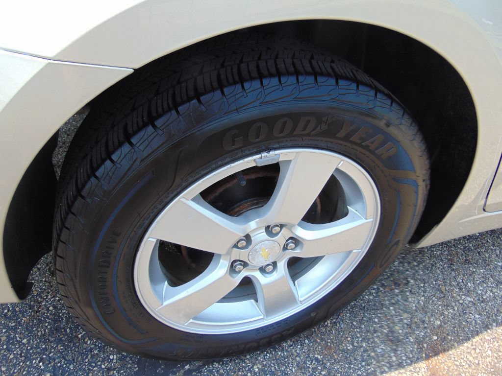 Used 2015 Chevrolet Cruze LT FWD image 26