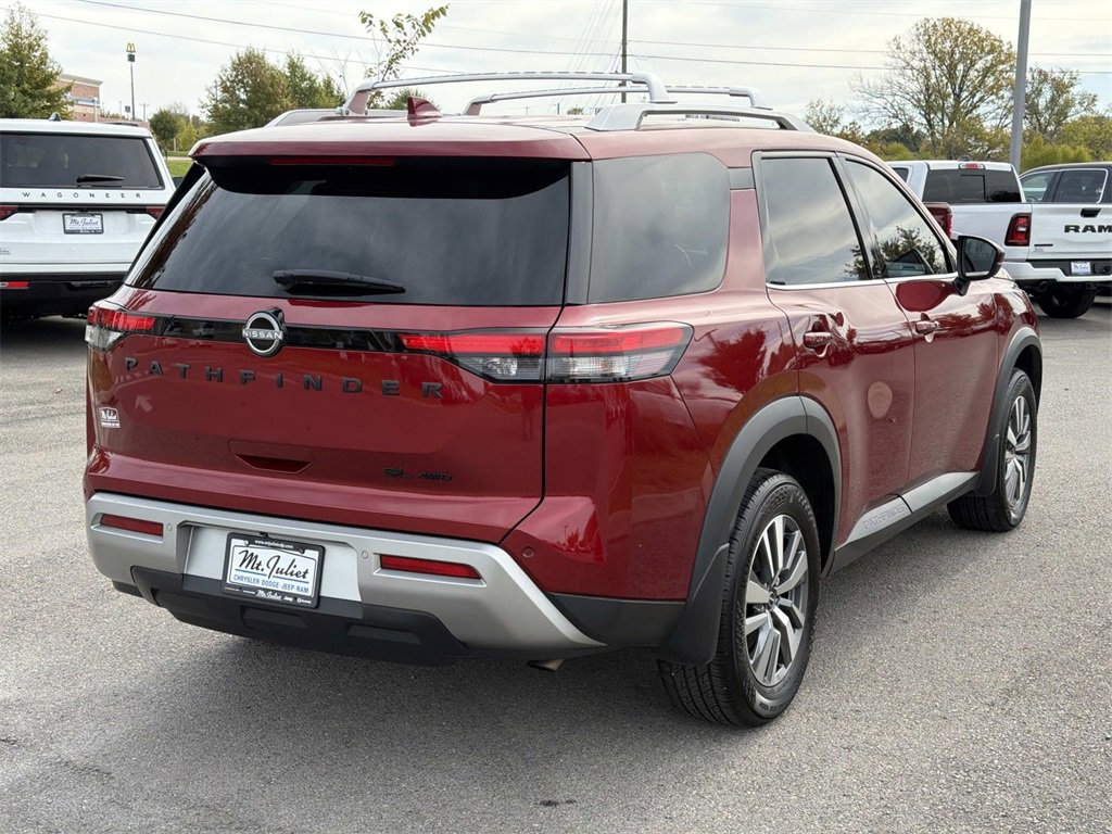 Used 2023 Nissan Pathfinder SL w/ Black Appearance Package image 9