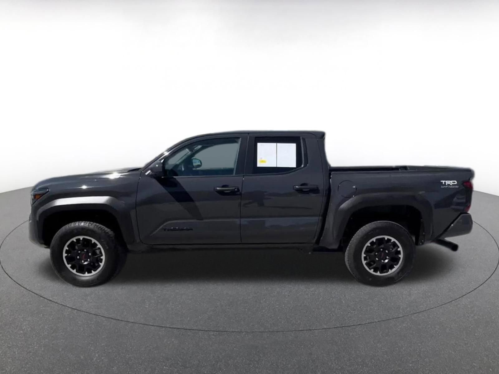 Used 2025 Toyota Tacoma TRD Off-Road image 9