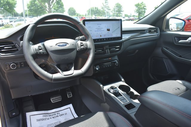 Used 2024 Ford Escape ST-Line w/ Tech Pack #1 AWD/4WD image 19