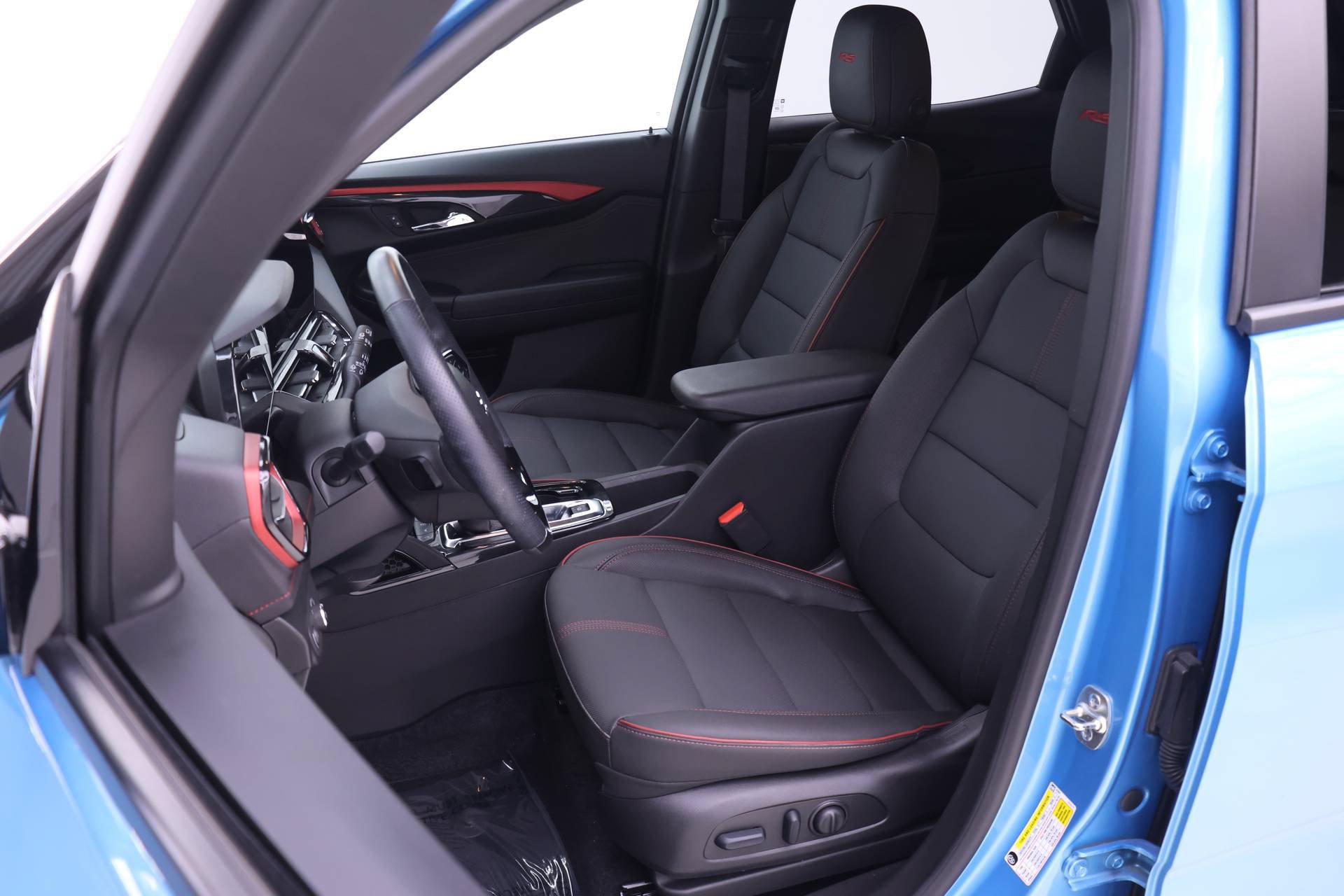 Used 2025 Chevrolet TrailBlazer RS w/ Driver Confidence Package FWD image 4