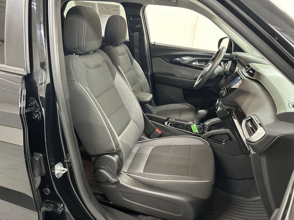 Used 2021 Chevrolet TrailBlazer LT w/ Sun and Liftgate Package AWD/4WD image 23