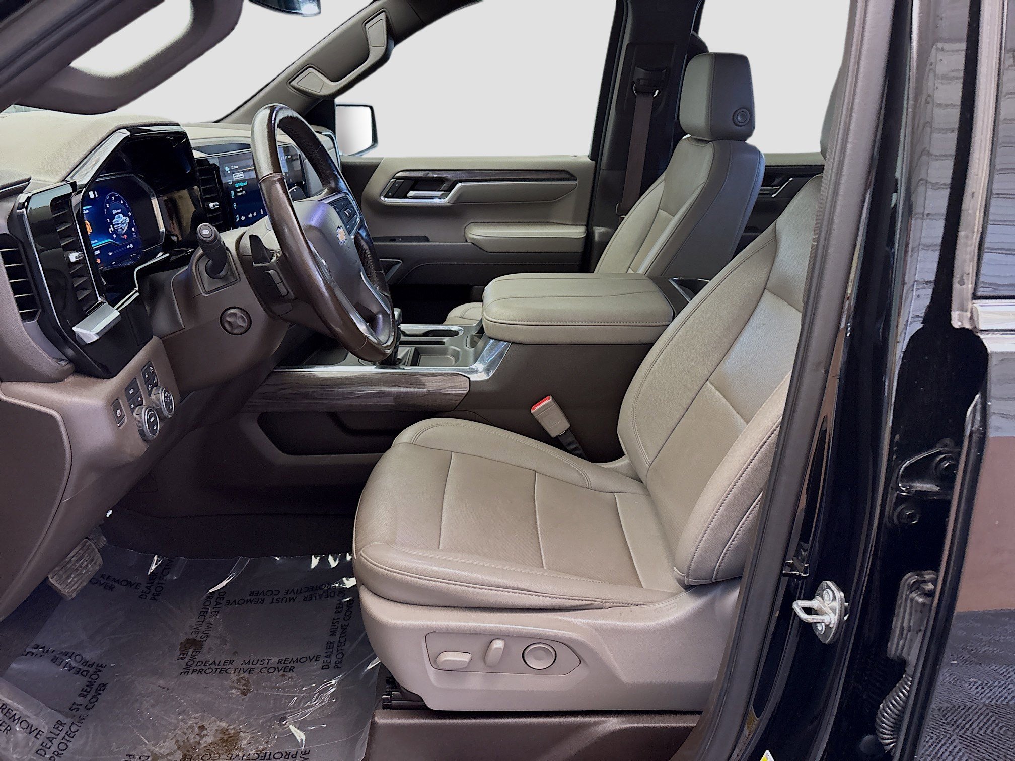 Used 2023 Chevrolet Silverado 1500 LTZ AWD/4WD image 12