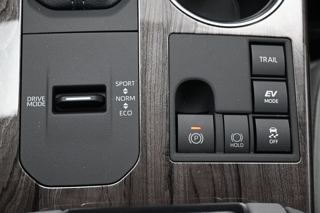 Certified 2026 Toyota Highlander Platinum AWD/4WD image 27