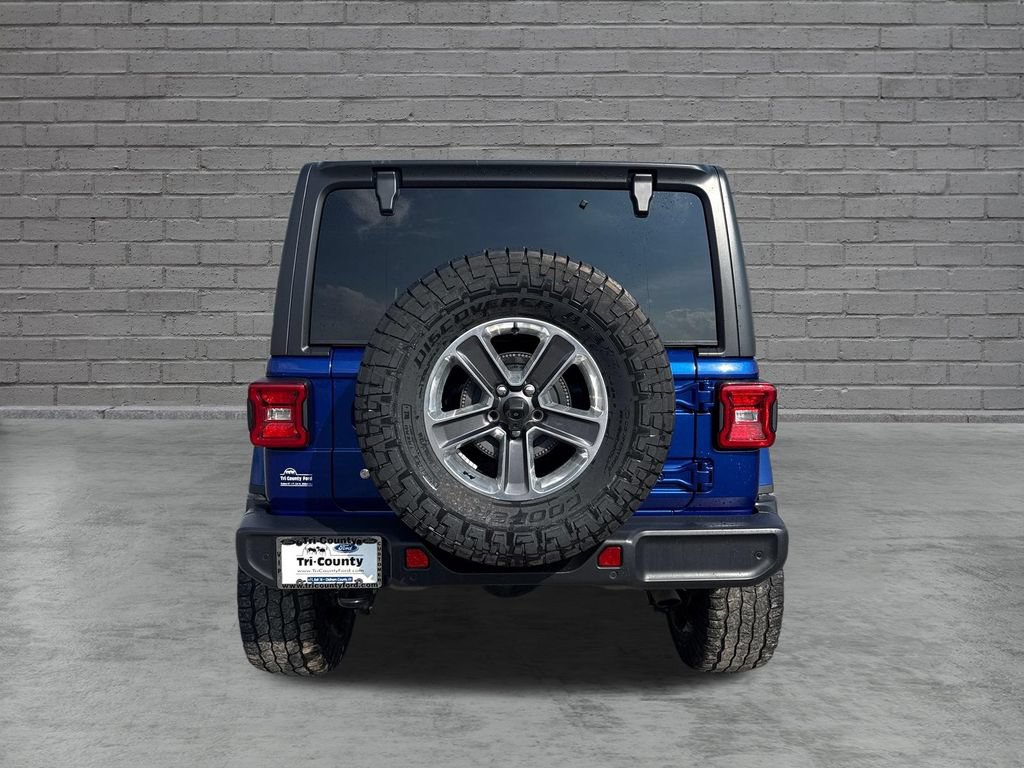 Used 2018 Jeep Wrangler Unlimited Sahara AWD/4WD image 6